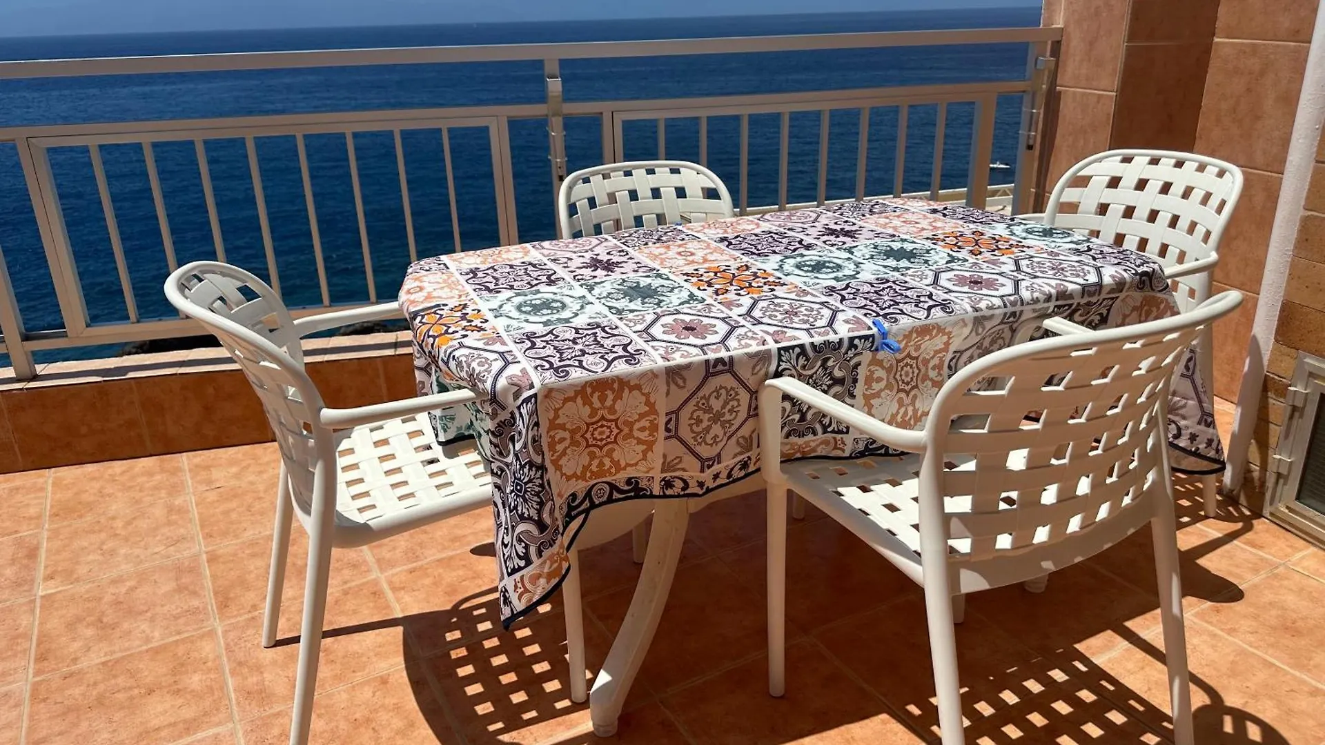 Vivienda Vacacional Con Vistas A La Gomera Y La Palma Puerto de Santiago  Spanien